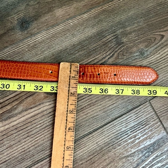 United Polo Elegant Brown Leather Belt with Gold Buckle main image 11